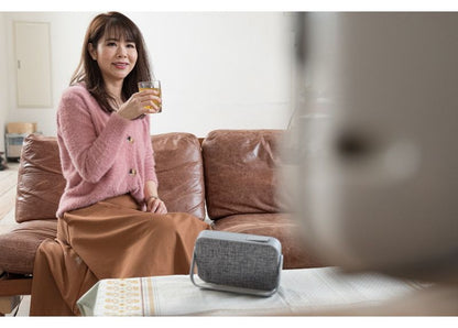 ワイヤレススピーカー テレビ用 Bluetooth 送信機アダプタ付 コードレス はっきり音声機能 ハンドルスタンド シンプル 手元スピーカー テレビスピーカー 有線接続可能 補聴 テレビ会議 スマホ パソコン SP-15